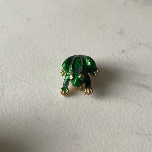 Vintage Green and Gold Enamel Frog Pin - Picture 4 of 10